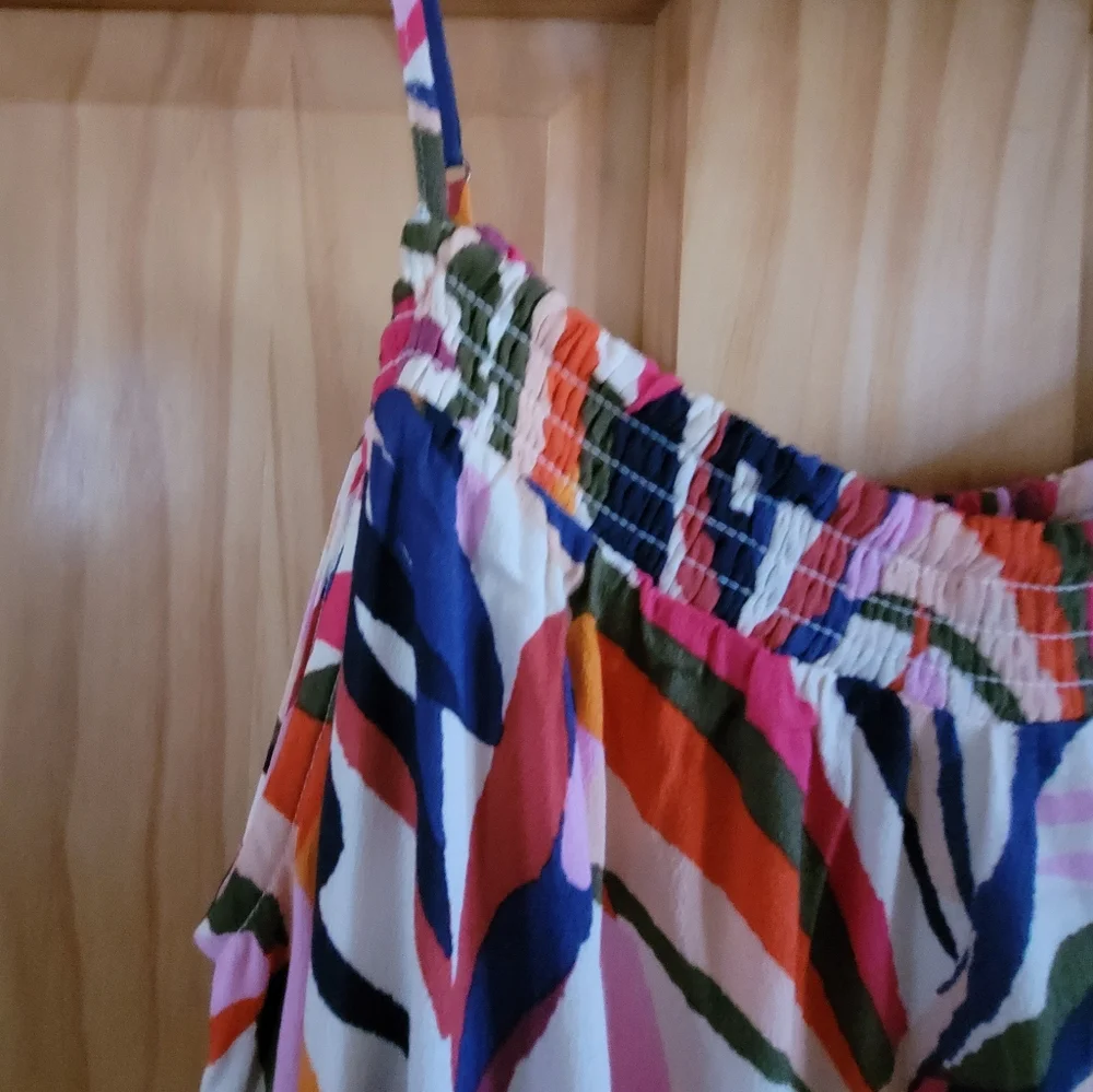 Evereve's The Evelyn Dress with Abstract Tropical Floral Print Flowy A-line - Picture 5 of 7